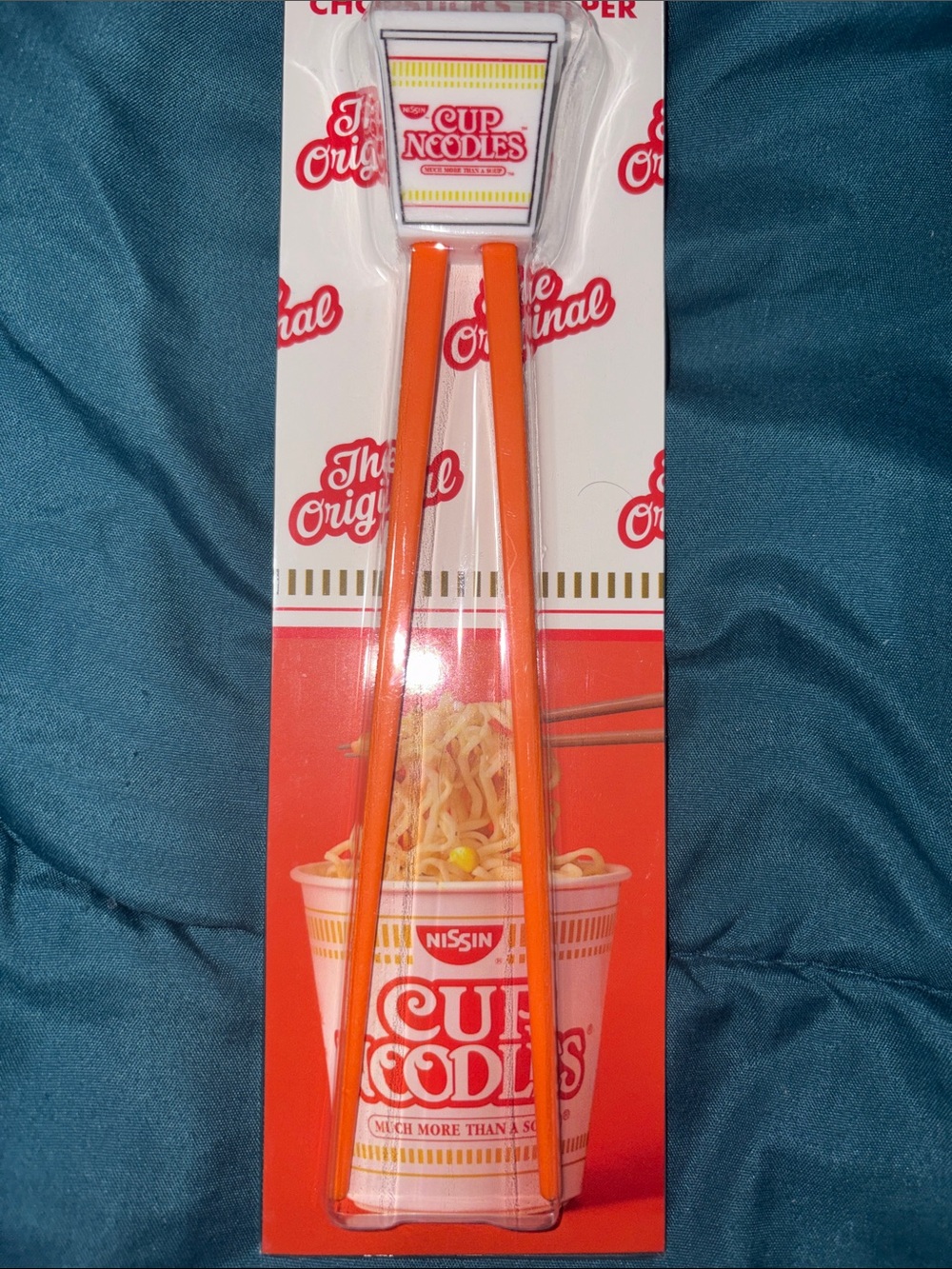 Nissin Cup Noodles Red Chopsticks Helper & Ramen Cup Spoon Set - Picture 6 of 12